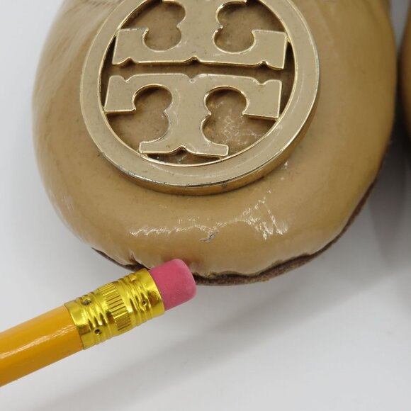 Tory Burch Women 7.5 M CAROLINE Beige Patent Leather Logo Ballet Flats Shoes - Picture 4 of 16